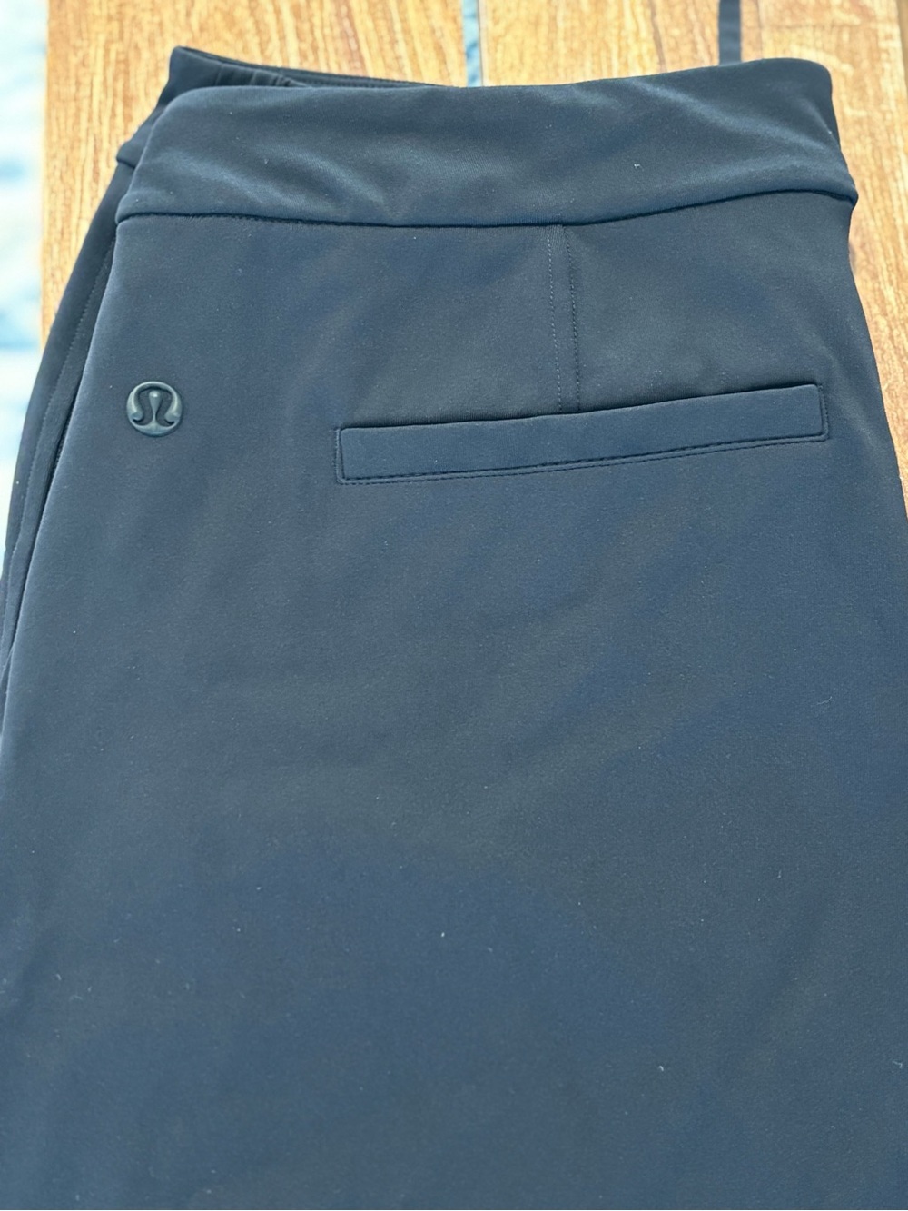Lululemon Tapered Leg Mid-rise 7/8 Luxtreme Pants